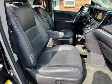 2015 Toyota Sienna SE Premium 8-Passenger