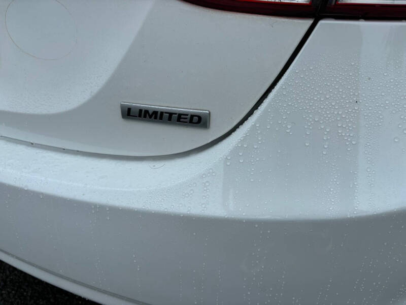 2013 Hyundai Elantra Limited photo 5