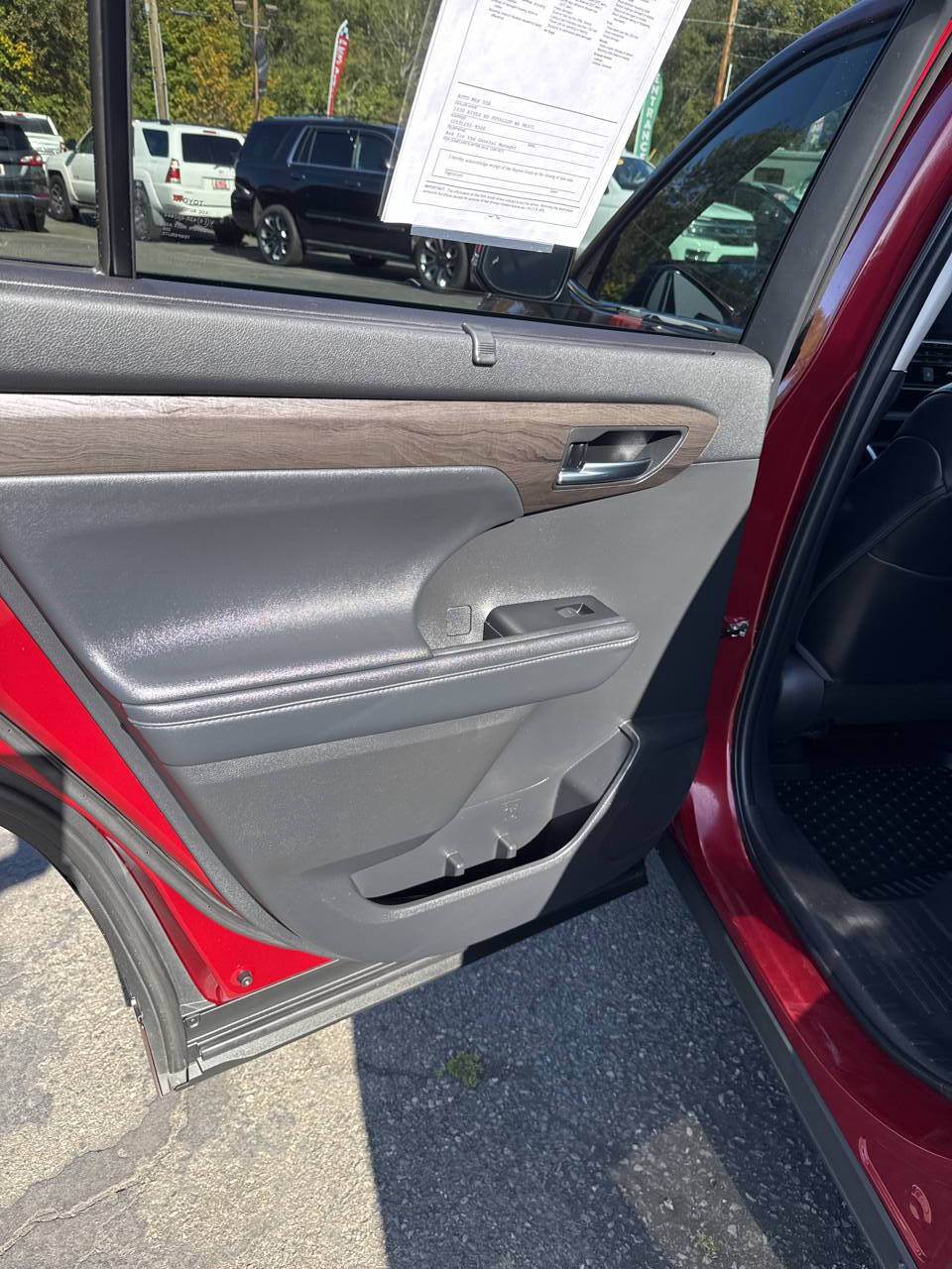 used 2022 Toyota Highlander car, priced at $38,299