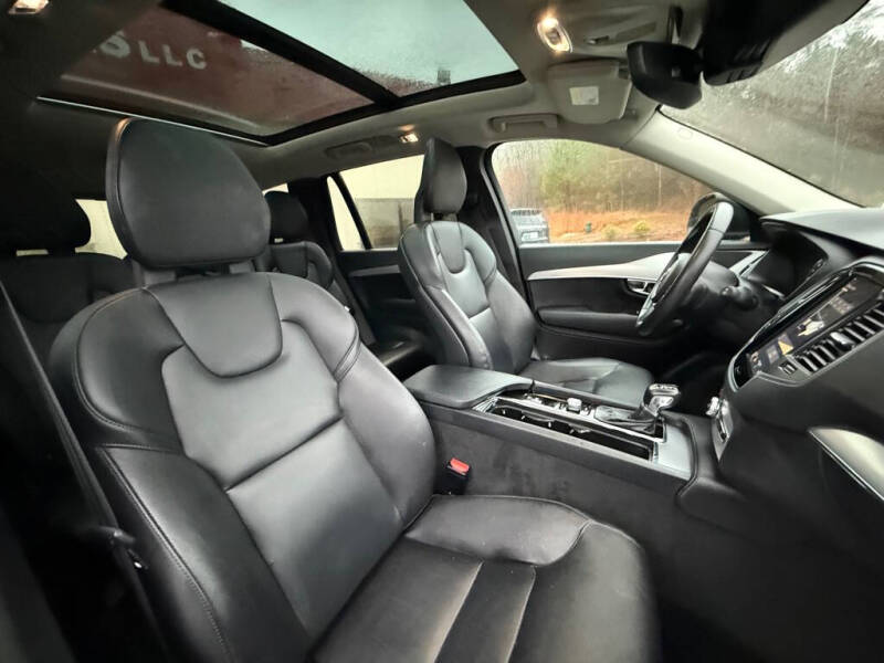 2016 Volvo XC90 T5 Momentum