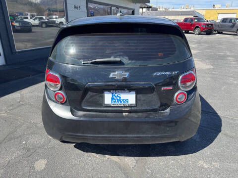 2016 Chevrolet Sonic LT Manual