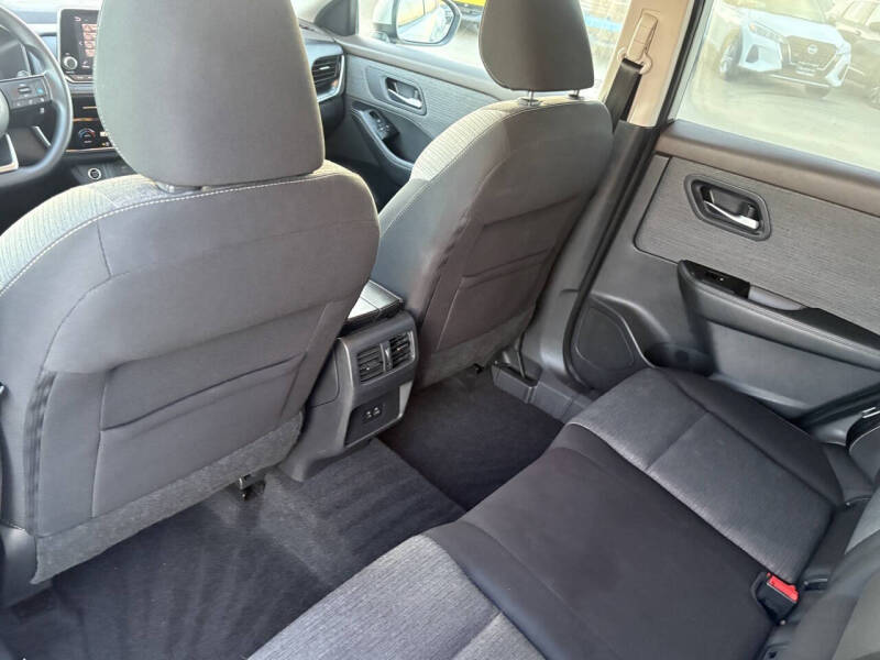 2022 Nissan Rogue SV