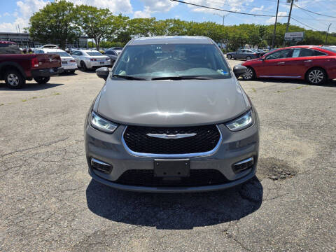 2023 Chrysler Pacifica Touring L