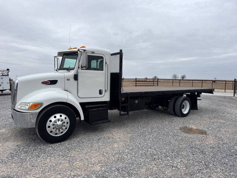 2009 Peterbilt 330