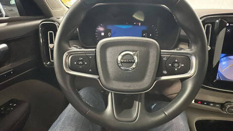 2023 Volvo XC40 B5 Plus Bright Theme