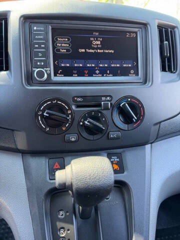 2020 Nissan NV200 SV