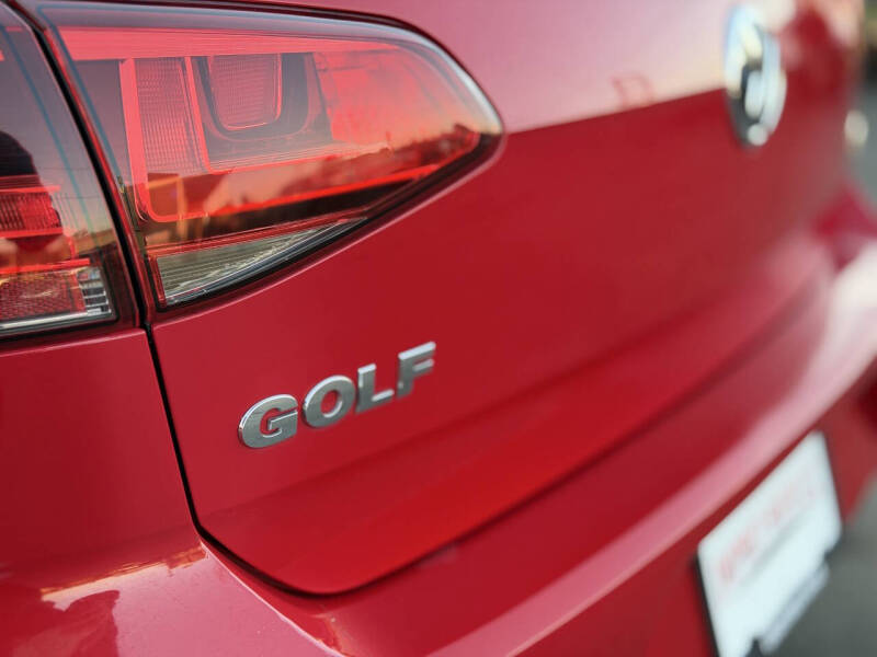 2016 Volkswagen Golf TSI S