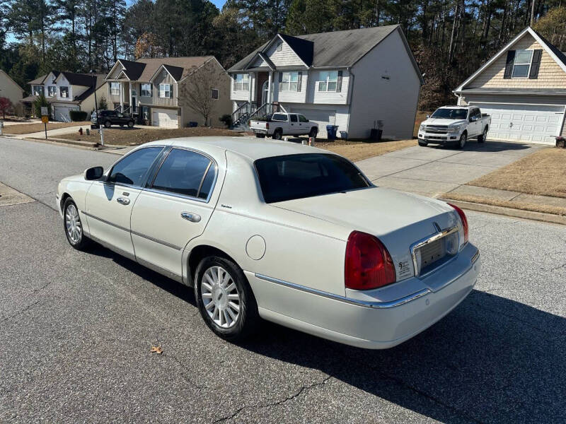 2003 Lincoln Town Car Signature