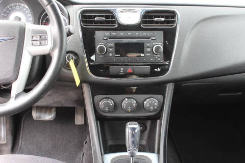 2013 Chrysler 200 Touring