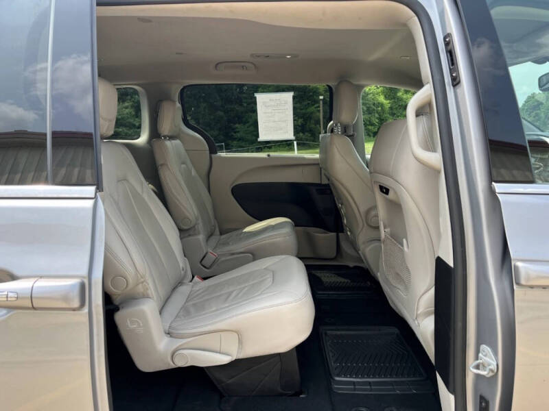 2021 Chrysler Pacifica Touring L