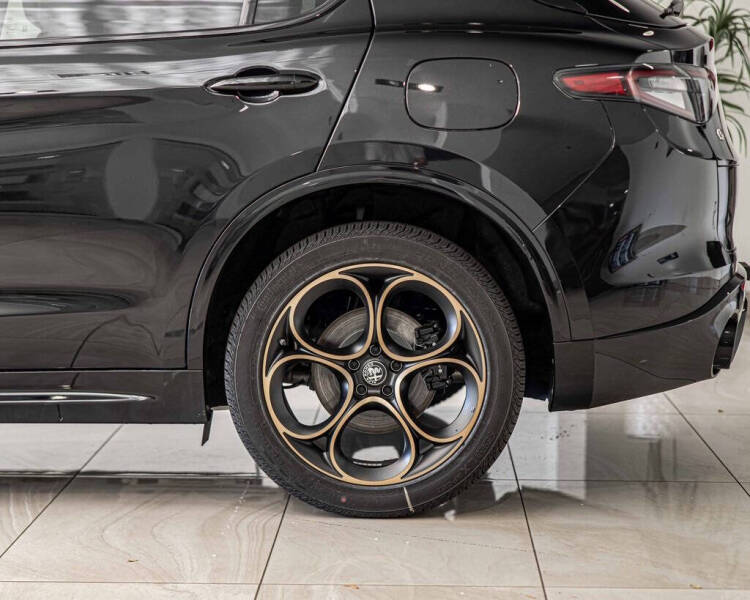 2025 Alfa Romeo Stelvio