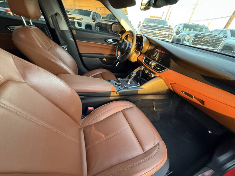 2019 Alfa Romeo Giulia Sport