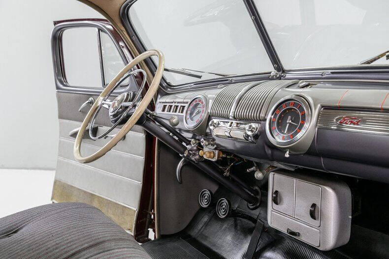 1946 Ford Super Deluxe