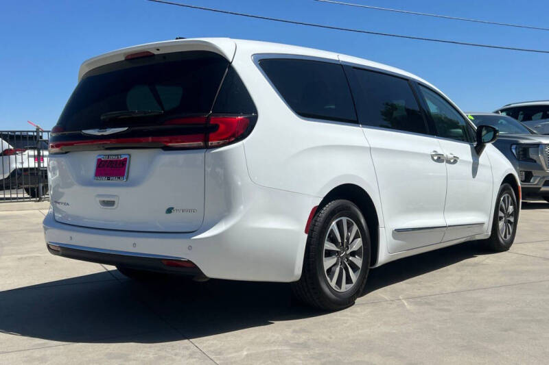 2023 Chrysler Pacifica Plug-In Hybrid Limited