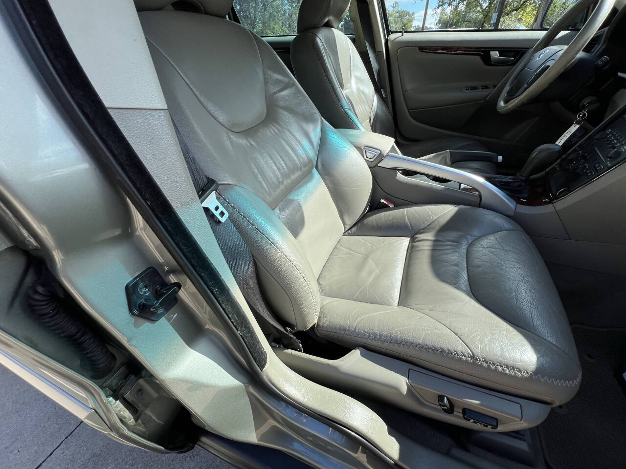 Used Car 2006 Volvo Xc70  Base Awd 4dr Wagon For Sale Under $10,000 In Austin, Texas