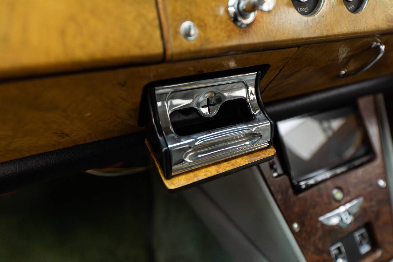 1967 Bentley T1 Saloon 101