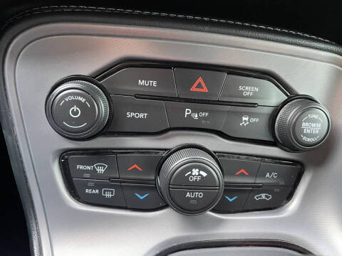 2023 Dodge Challenger SXT