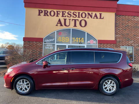 2021 Chrysler Pacifica for sale at Professional Auto Sales & Service in Fort Wayne IN