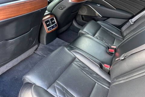 2020 Kia K900 Luxury