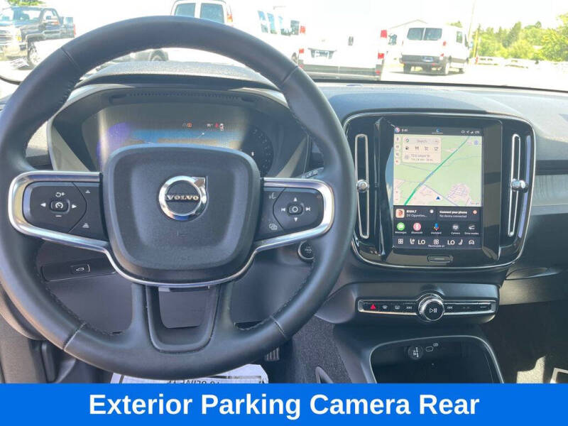 2023 Volvo XC40 B5 Plus Bright Theme