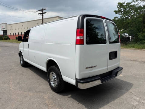 2022 Chevrolet Express 2500