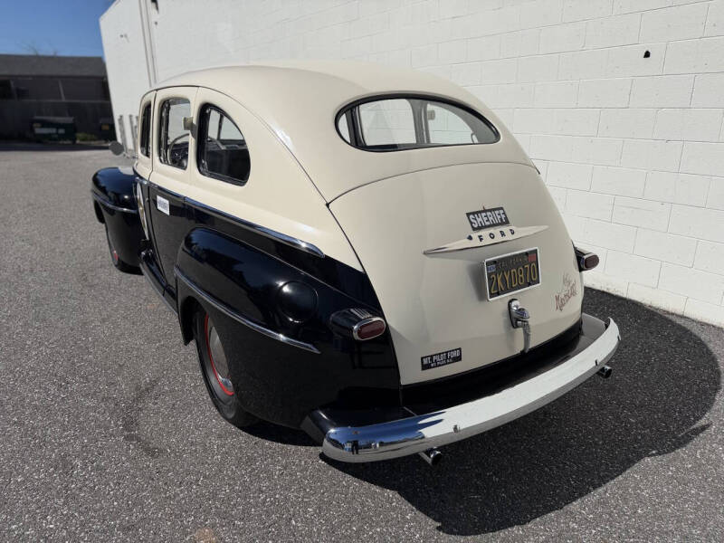 1948 Ford Super Deluxe