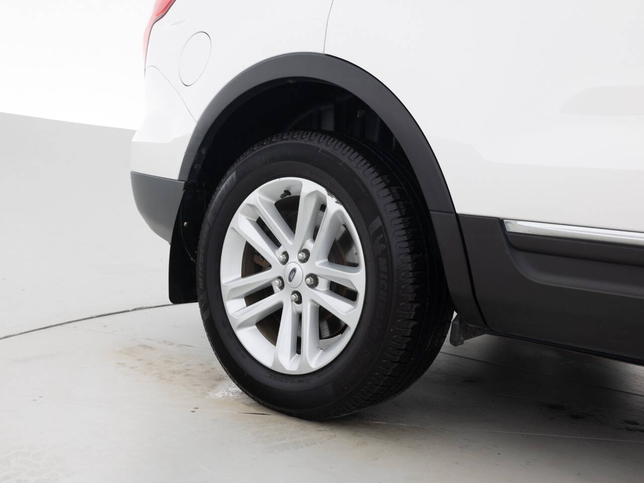 Used Car 2015 Ford Explorer  Xlt Awd 4dr Suv For Sale Under $10,000 In Coal City, Illinois