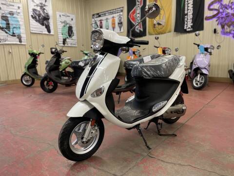 2023 Genuine Scooter Company Buddy 50 for sale at SIEGFRIEDS MOTORWERX LLC in Lebanon PA
