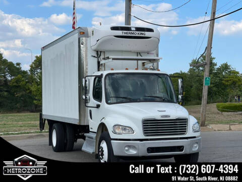 2011 Freightliner M2 106