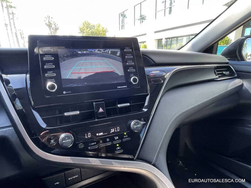 2022 Toyota Camry SE