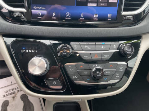 2021 Chrysler Pacifica Touring L