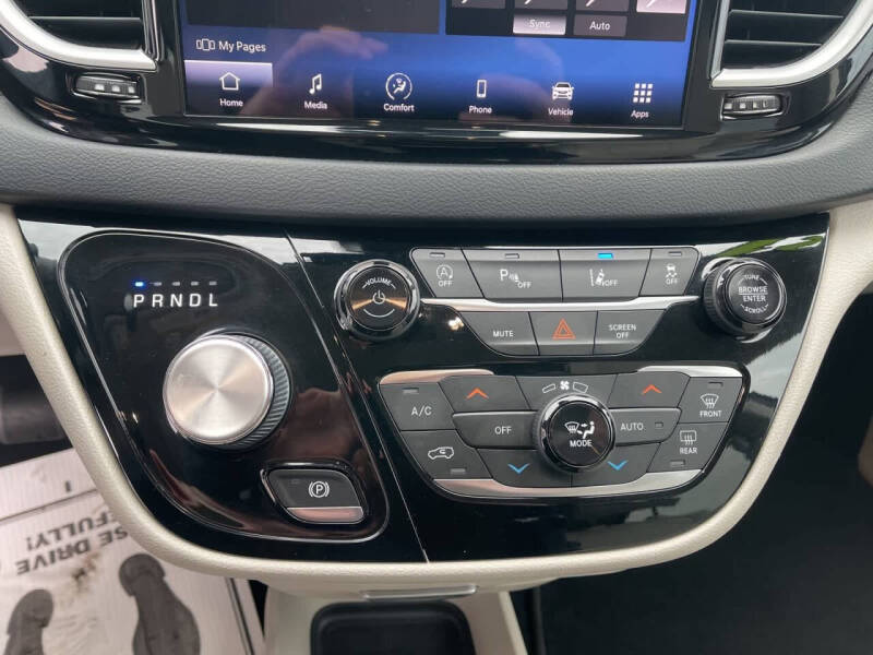 2021 Chrysler Pacifica Touring L