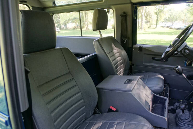 2000 Land Rover Defender
