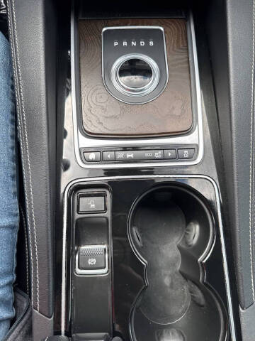 2017 Jaguar F-PACE 35t R-Sport