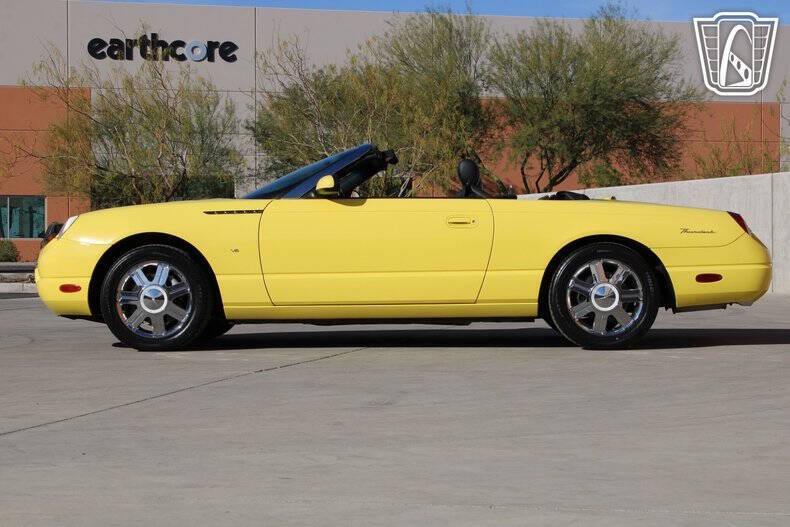 2004 Ford Thunderbird Deluxe