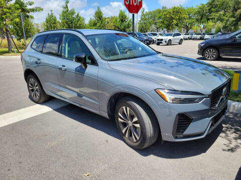 2024 Volvo XC60 B5 Core Dark Theme