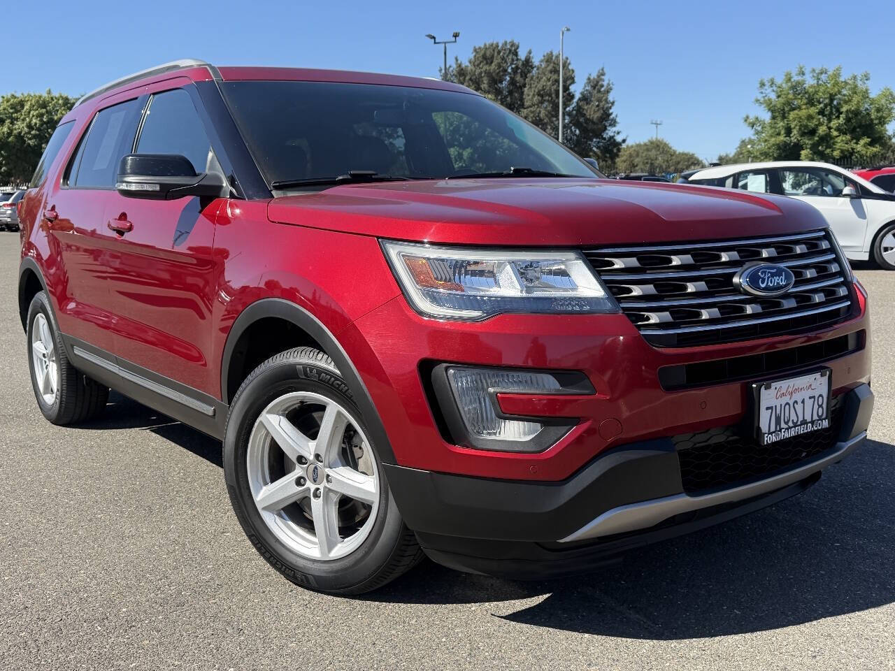  2017 Ford Explorer XLT AWD   