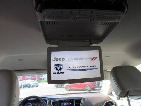 2017 Chrysler Pacifica Touring-L