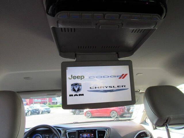 2017 Chrysler Pacifica Touring-L