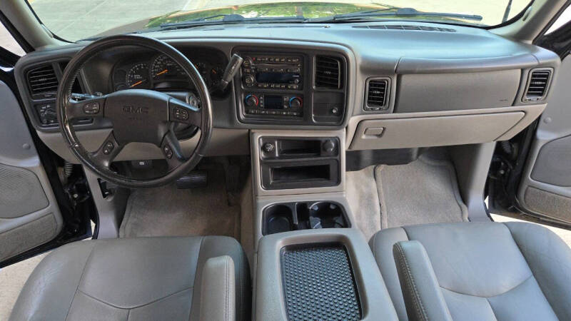2004 GMC Yukon SLT
