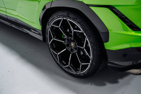 2023 Lamborghini Urus Performante