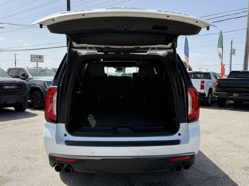 2023 GMC Yukon XL Denali Ultimate
