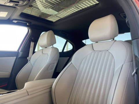 2022 Genesis G70