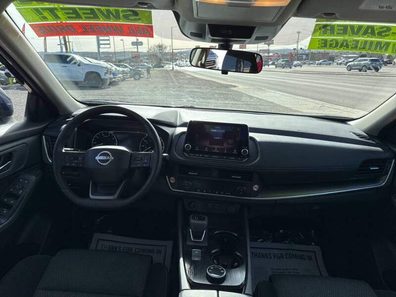 2025 Nissan Rogue SV