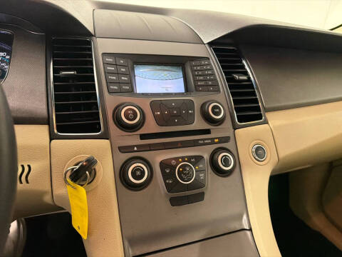 2016 Ford Taurus SE