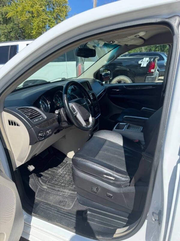 2015 Chrysler Town and Country Touring