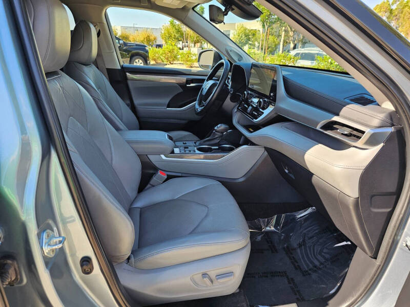 2023 Toyota Highlander Platinum