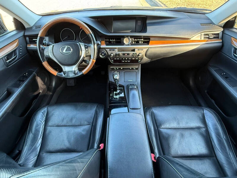 2015 Lexus ES 300h