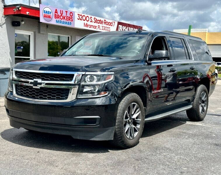 2017 Chevrolet Suburban  - $27,995