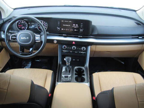 2023 Kia Carnival LX